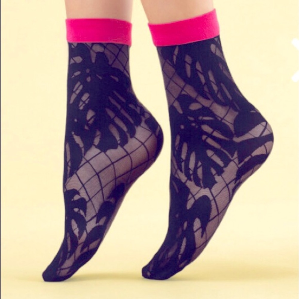 Exotic summer socks